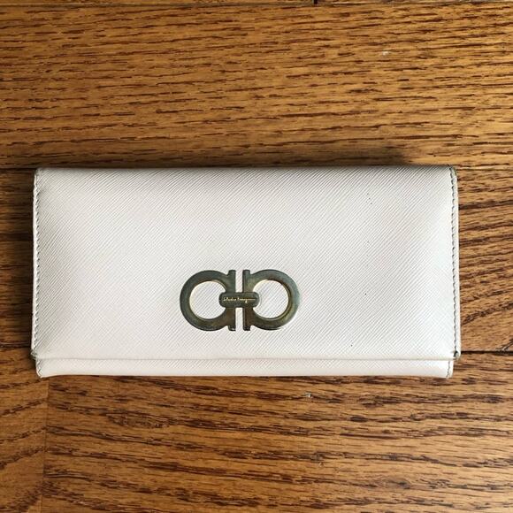 Salvatore Ferragamo Authentic Gancini Pale Pink Leather Wallet Women’s Size O/S - Picture 9 of 9